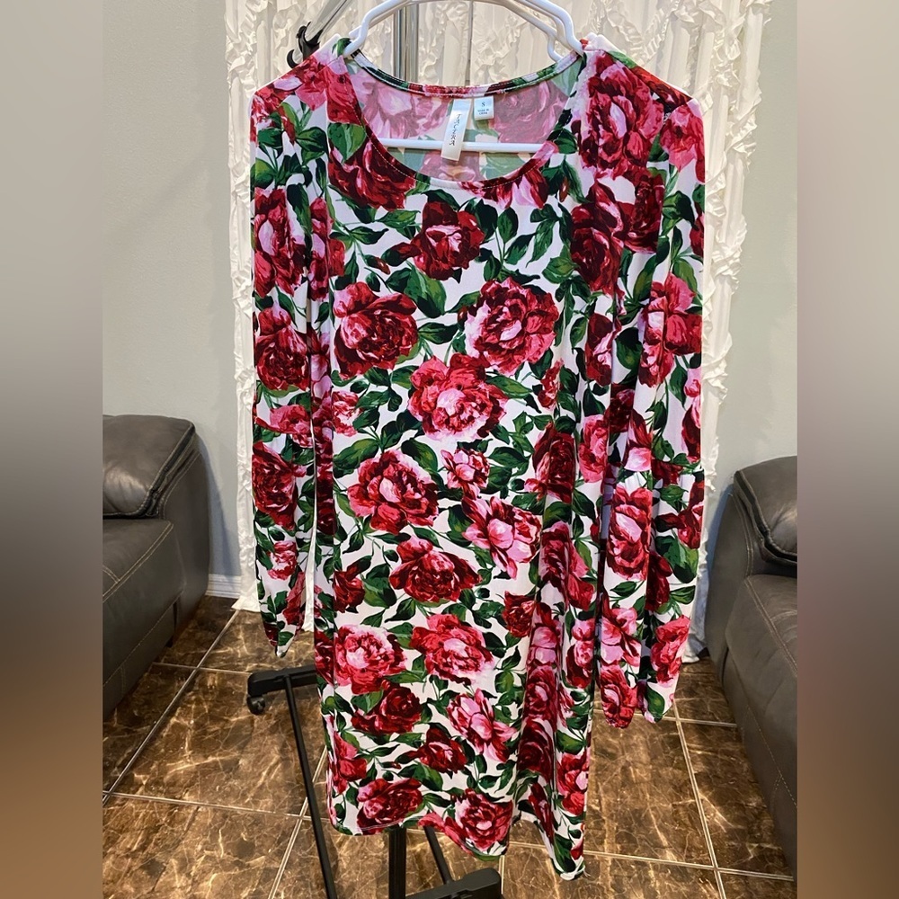 Tacera Roses Dress Size Small - Picture 7 of 7